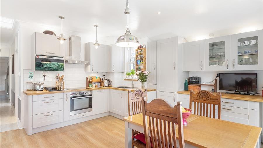 Kitchen/Breakfast Room
