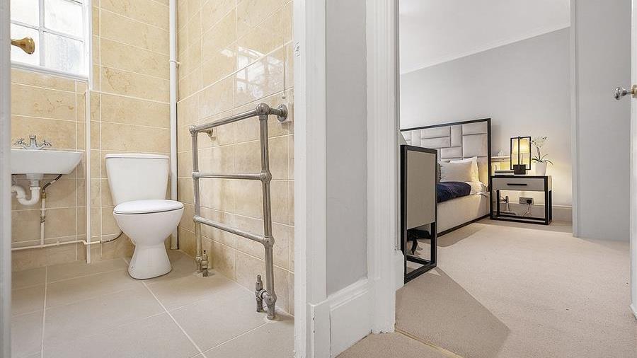En-Suite Bathroom