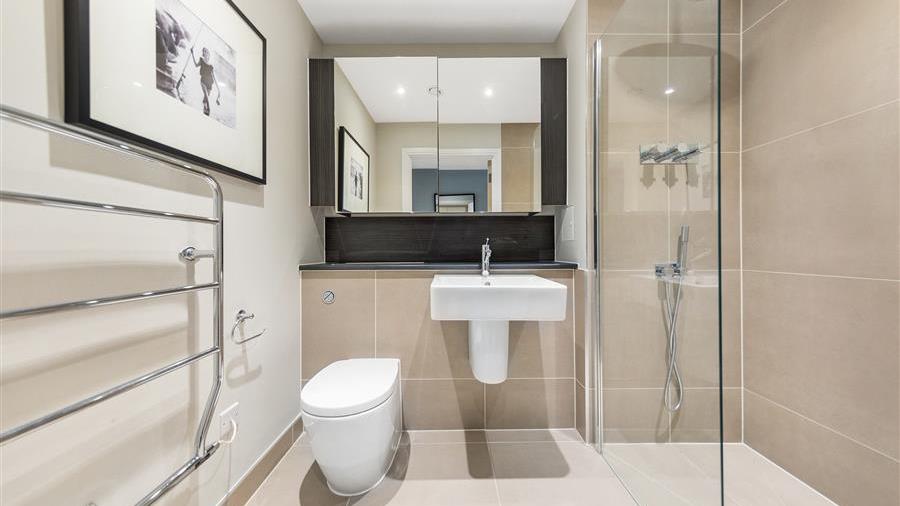 En-Suite Bathroom