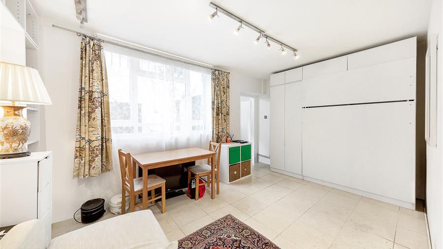Studio Room