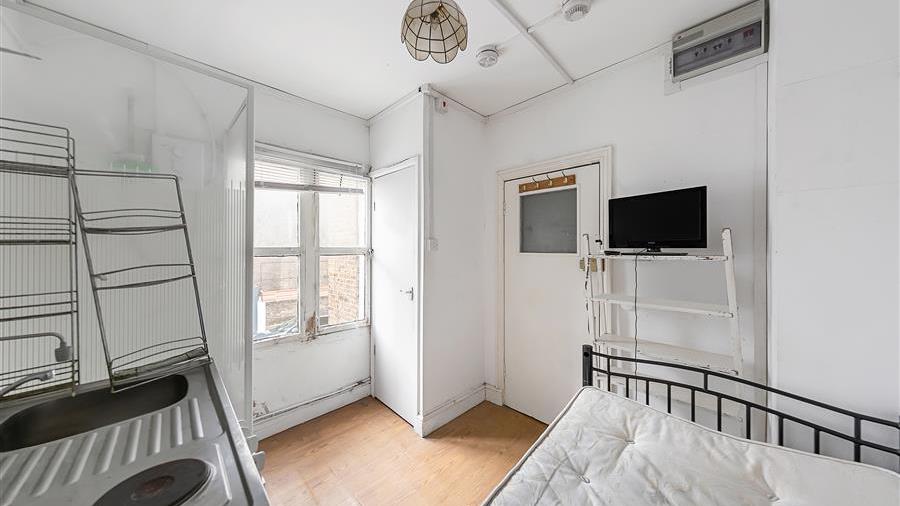 Studio Room