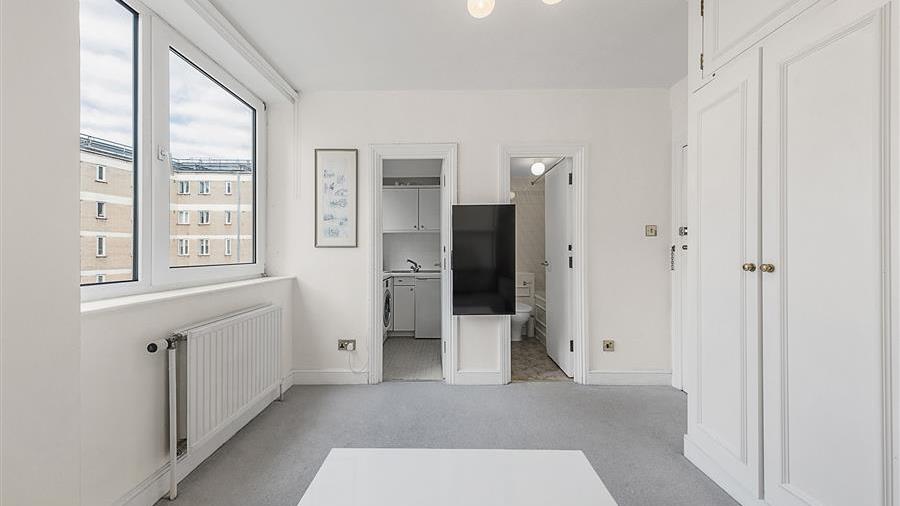 Studio Room