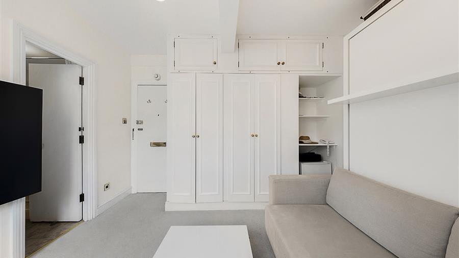 Studio Room