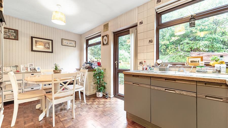 Kitchen/Breakfast Room
