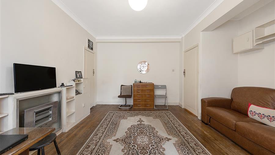 Studio Room