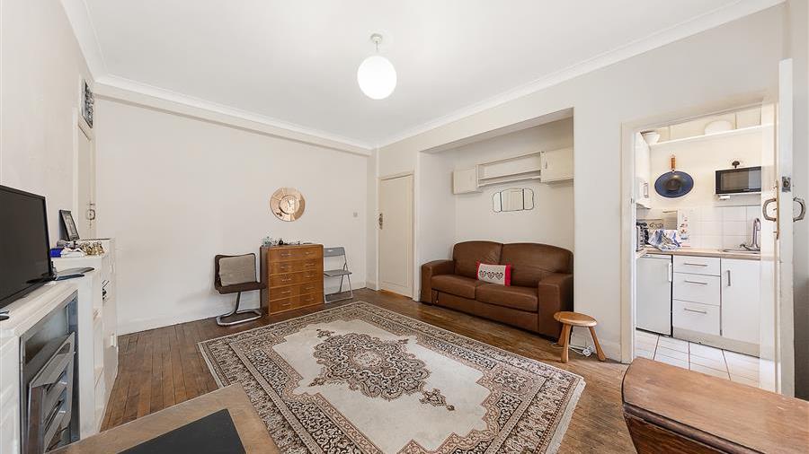 Studio Room