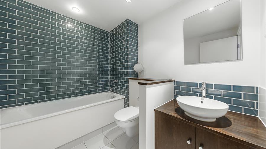En-Suite Bathroom