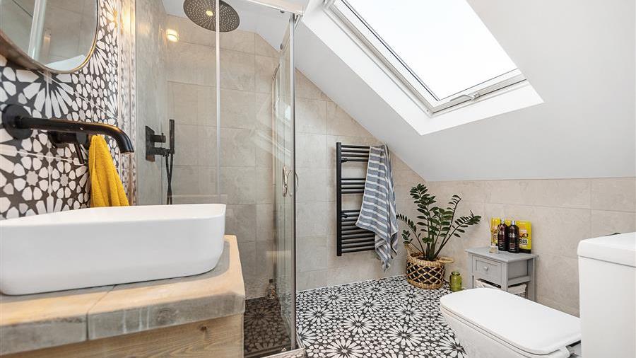 En-Suite Bathroom