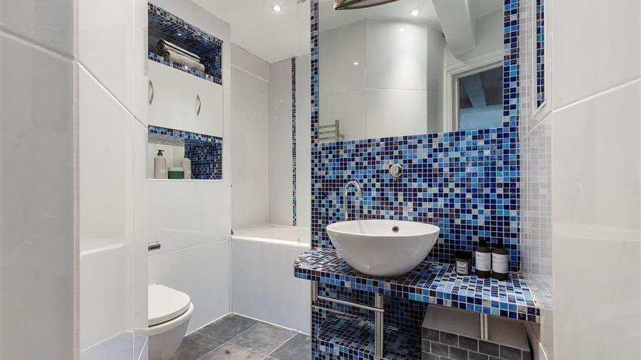 En-Suite Bathroom