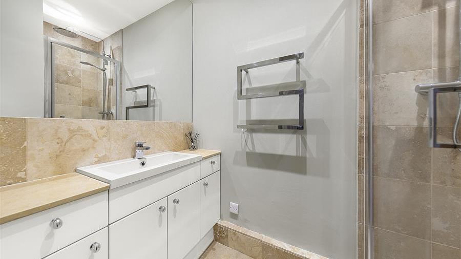 En-Suite Bathroom