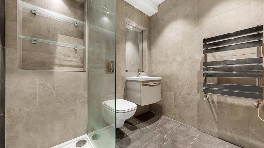 En-Suite Bathroom