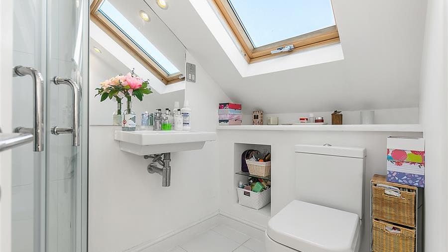 En-Suite Bathroom