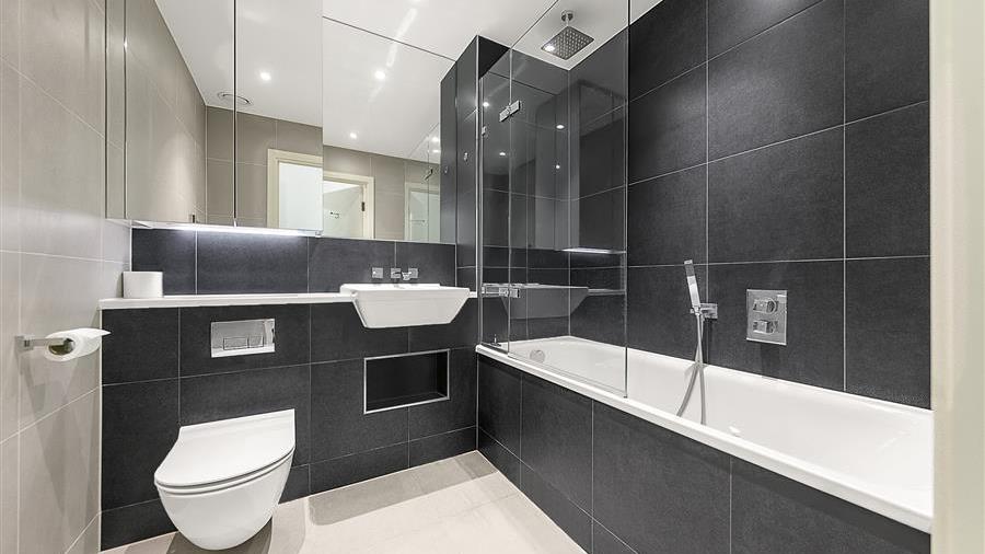En-Suite Bathroom