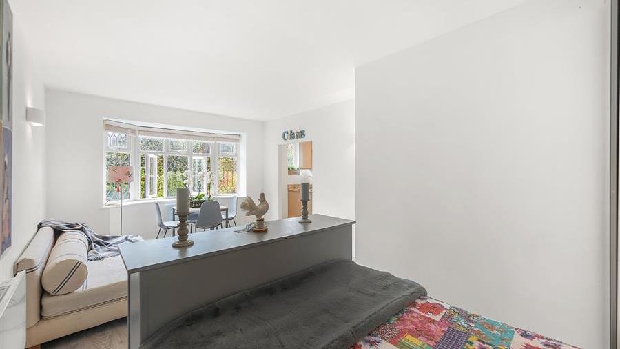 Studio Room