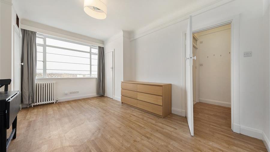 Studio Room