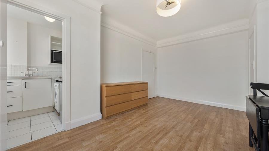 Studio Room