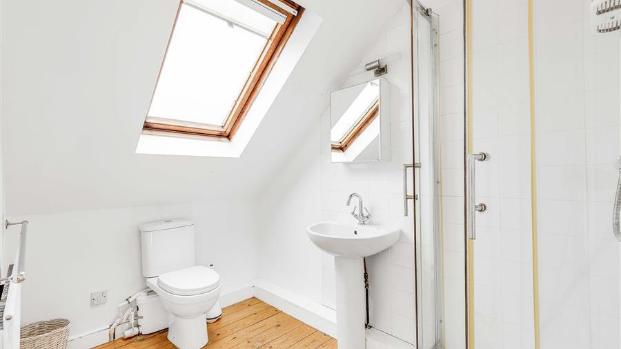 En-Suite Bathroom