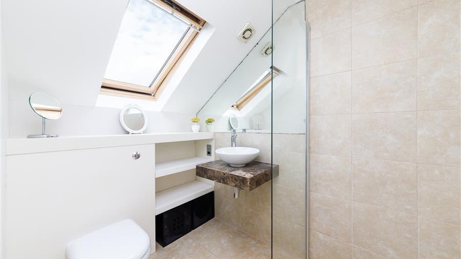 En-Suite Bathroom