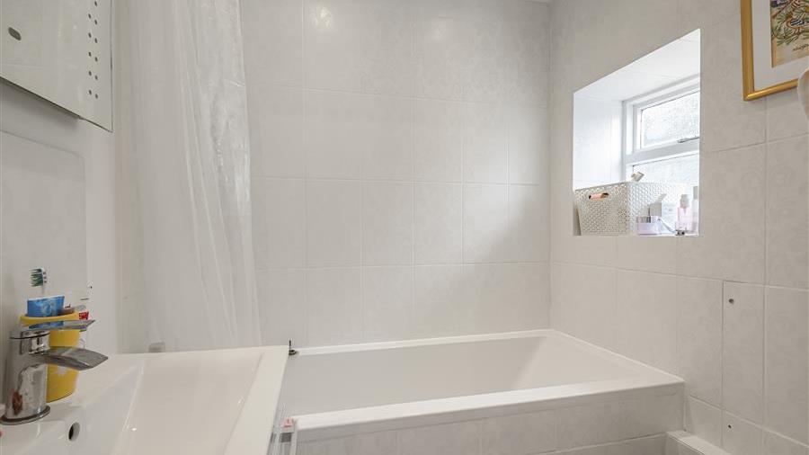 En-Suite Bathroom
