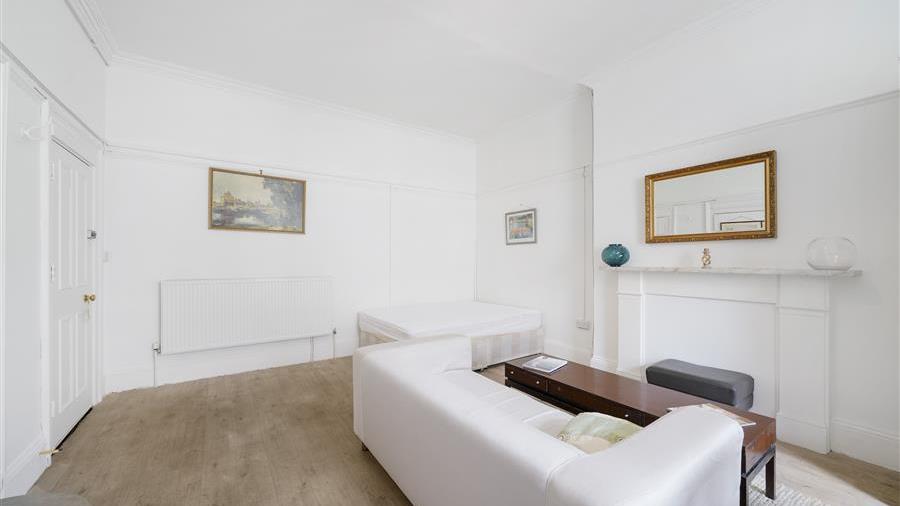 Self-Contained Flat