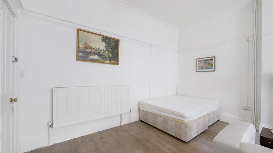 Self-Contained Flat