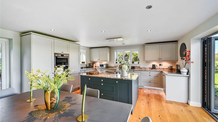 Kitchen/Dining Room