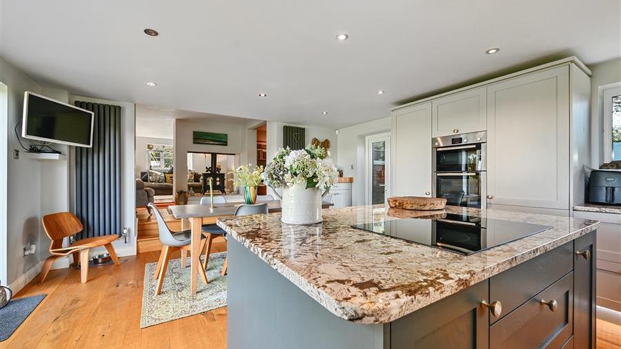 Kitchen/Breakfast Room