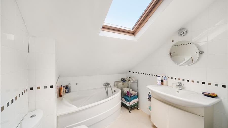 En-Suite Bathroom