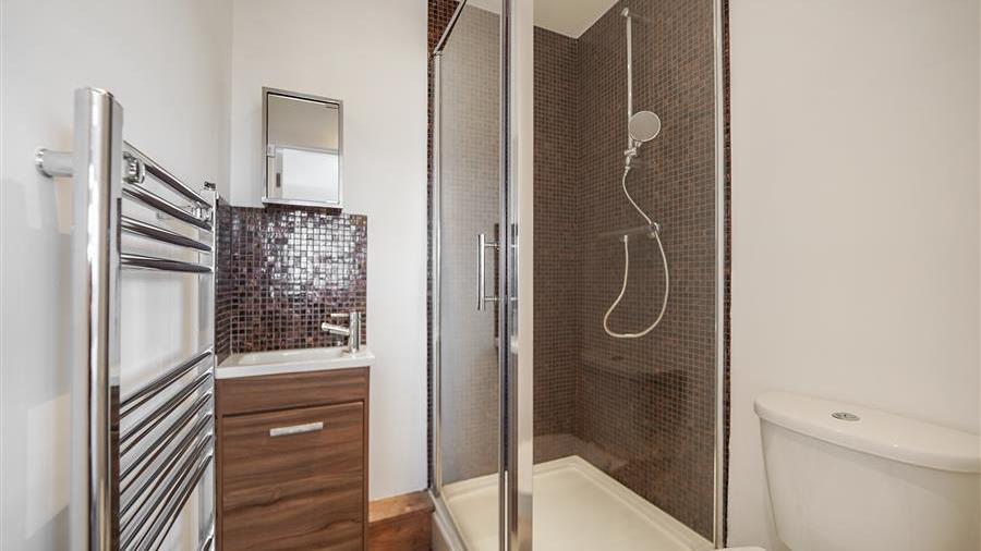 En-Suite Bathroom