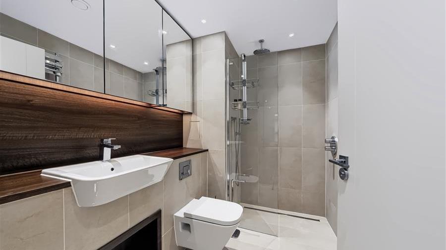 En-Suite Bathroom