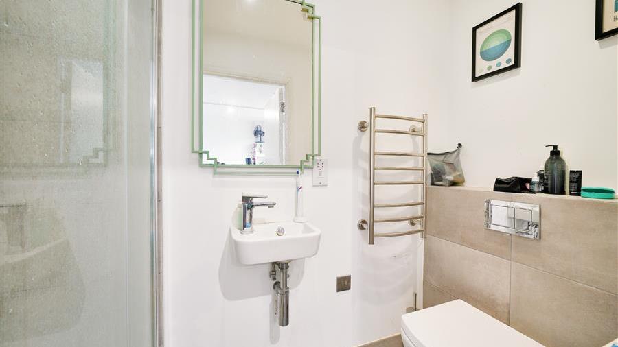 En-Suite Bathroom