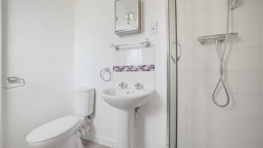 En-Suite Bathroom