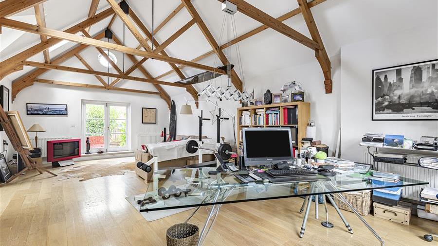 Studio Room