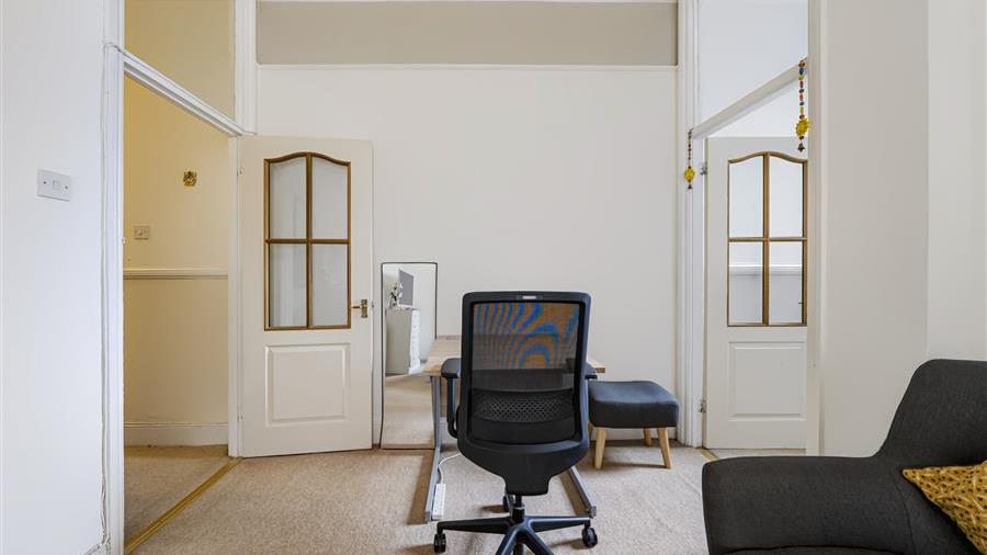 Studio Room